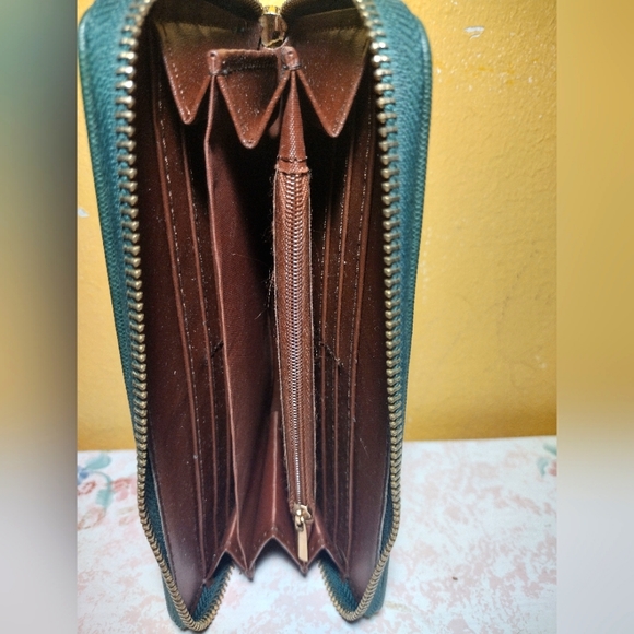 Green Crossbody Purse w/ Wallet - Picture 4 of 5